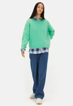 Strickpullover aus einem Wollmix