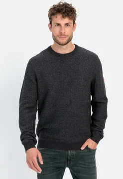 Strickpullover aus einem Baumwollmix