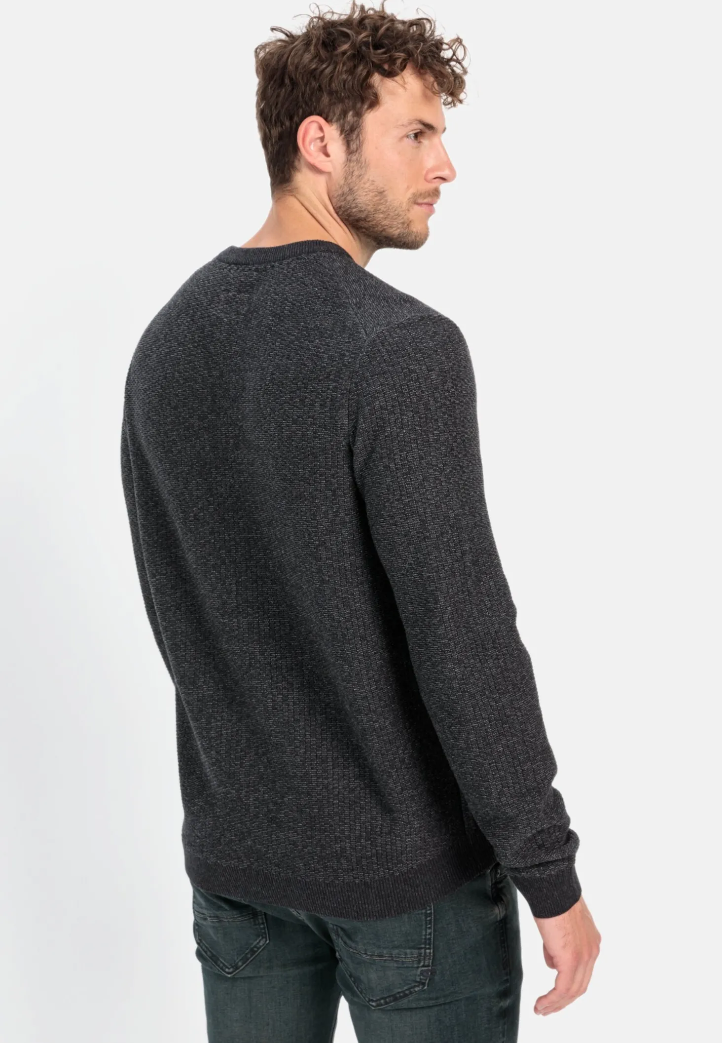 Strickpullover aus einem Baumwollmix