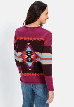 Strickpullover mit eingearbeiteten Mustern