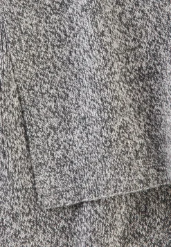 Strickschal aus Baumwoll-Mix