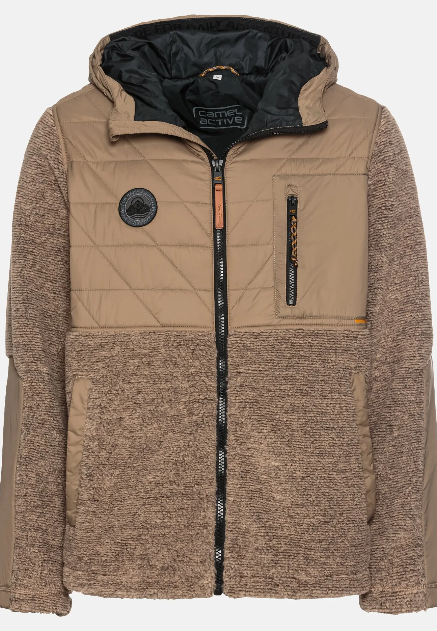 Teddyjacke im Materialmix