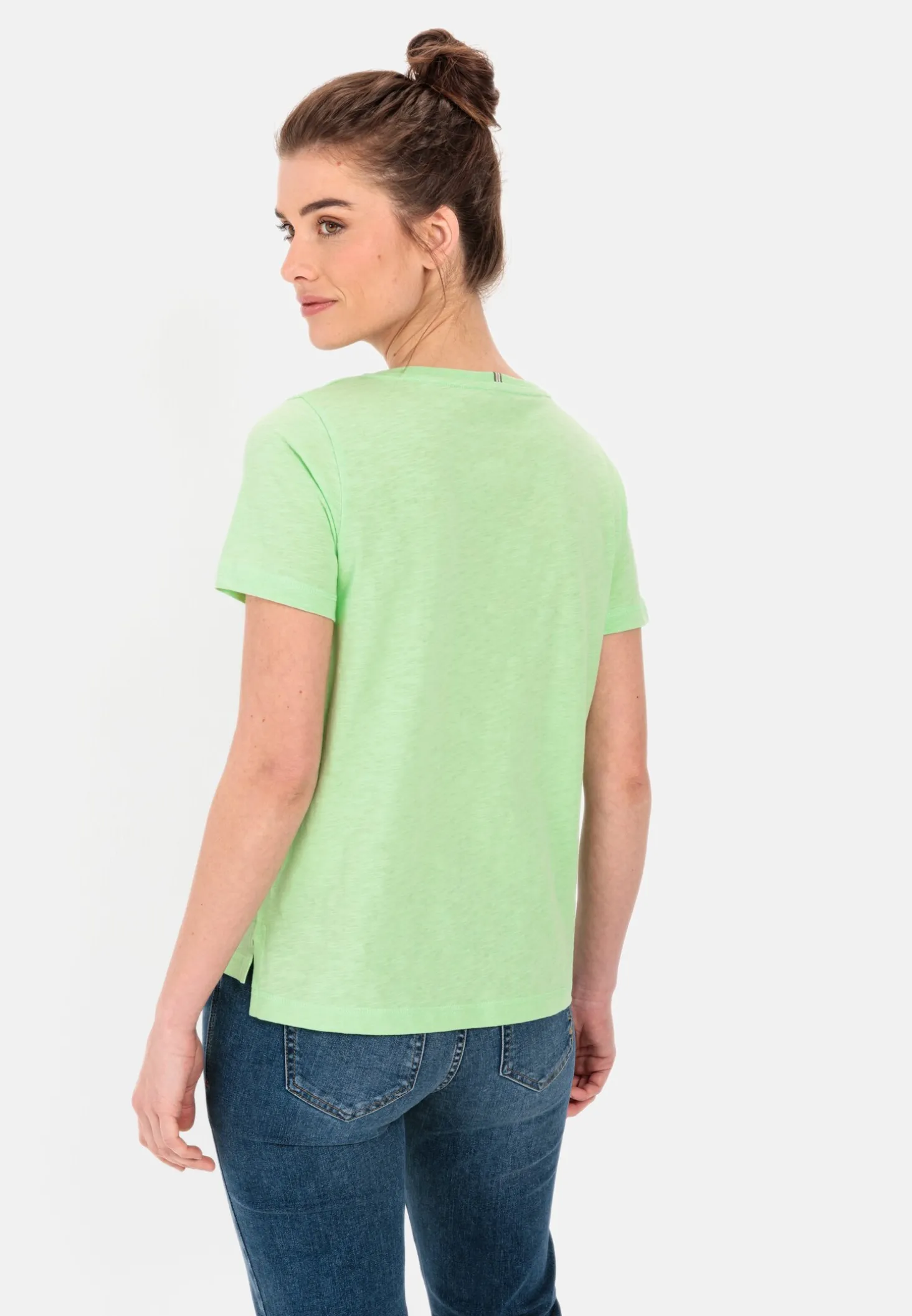 V-Neck T-Shirt aus Organic Cotton