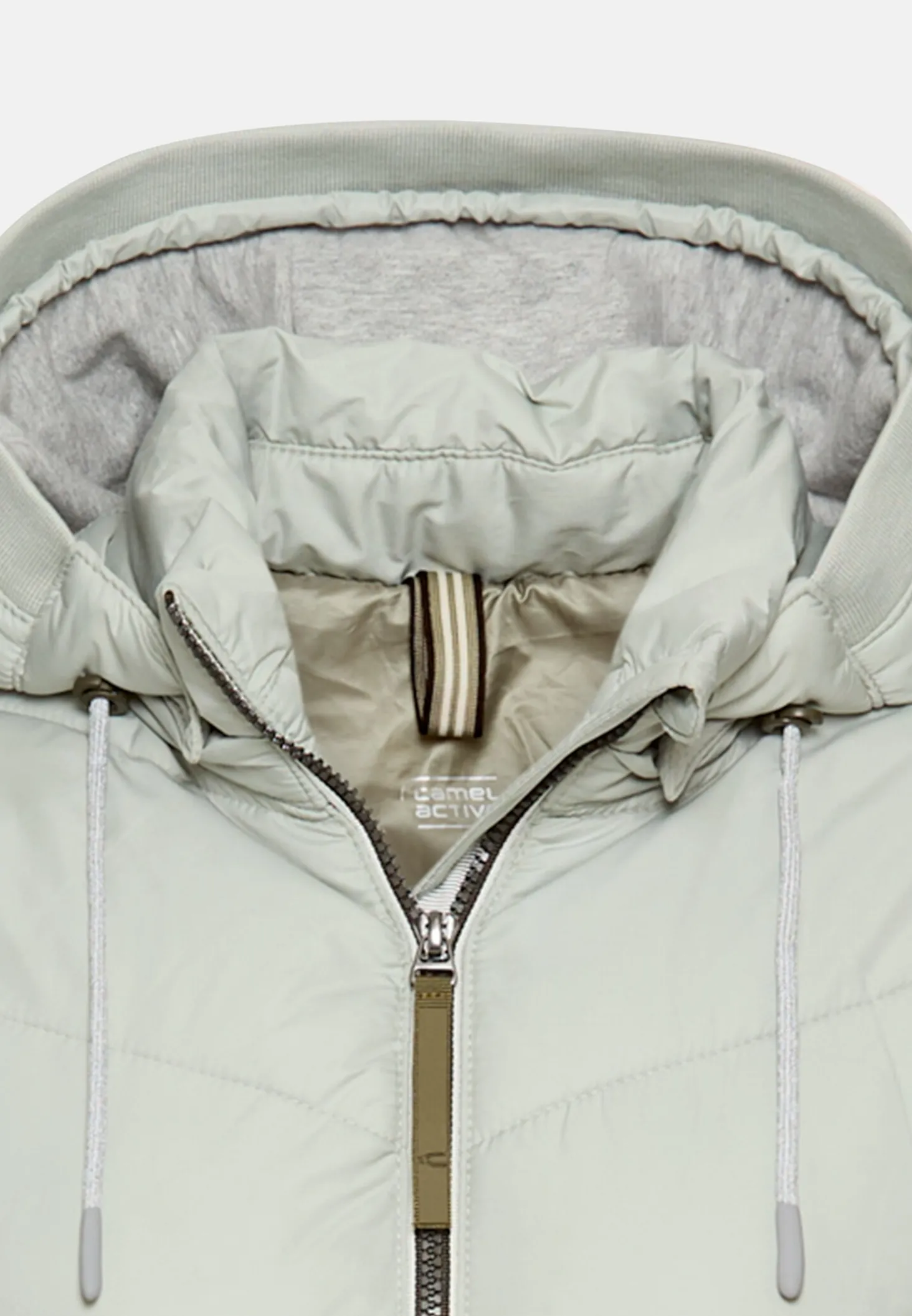 Wattierte Jacke mit abnehmbarer Kapuze